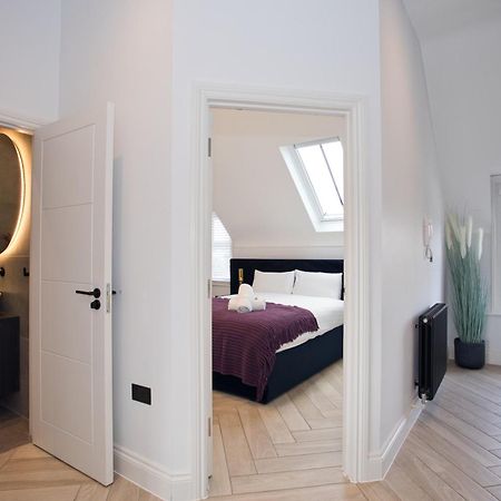 Ultra Stylish Apt Set In An Affluent Location Poole Luaran gambar