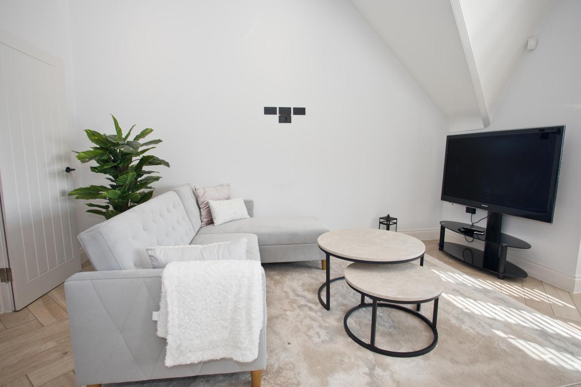 Ultra Stylish Apt Set In An Affluent Location Poole Luaran gambar