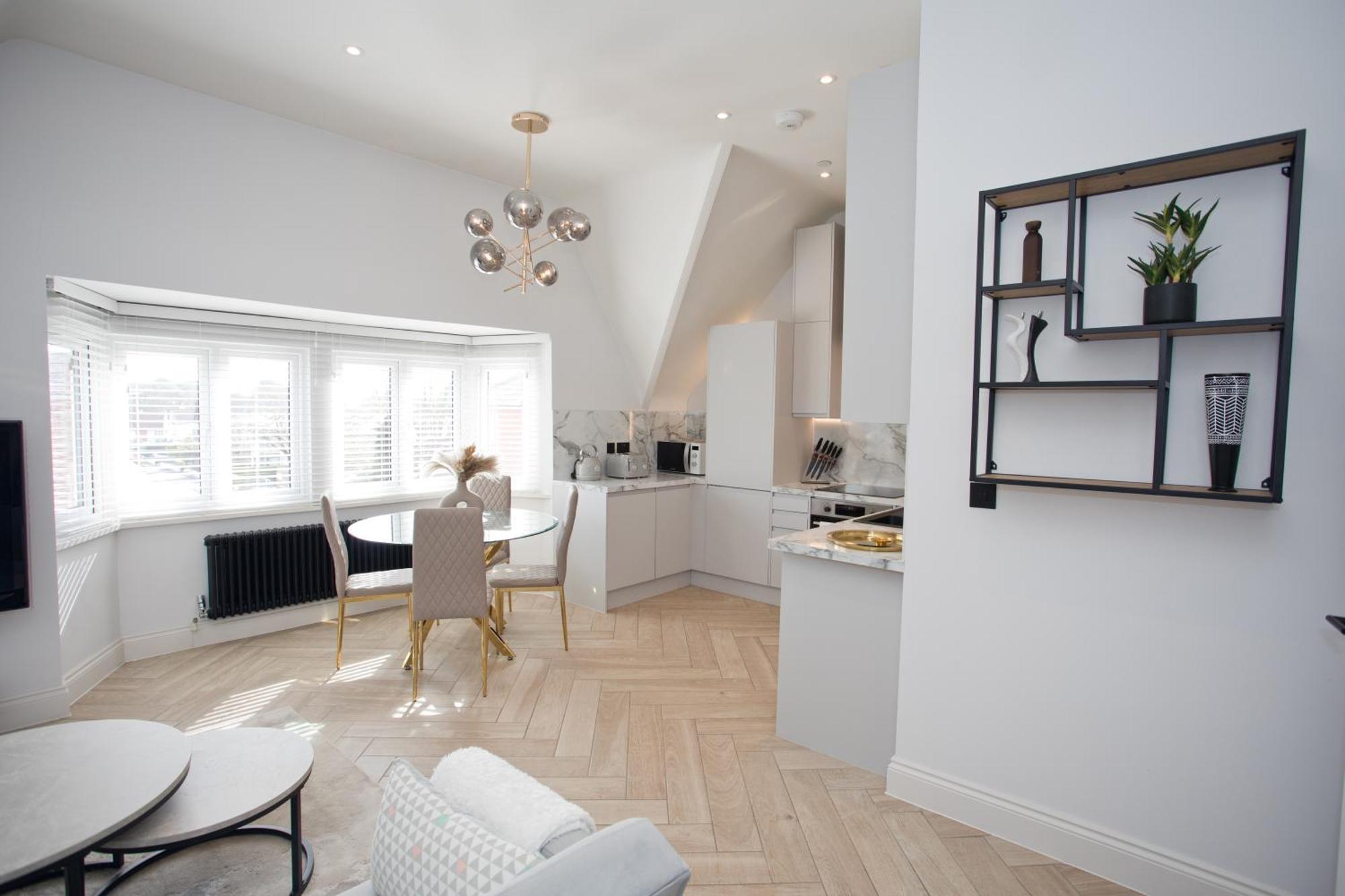 Ultra Stylish Apt Set In An Affluent Location Poole Luaran gambar