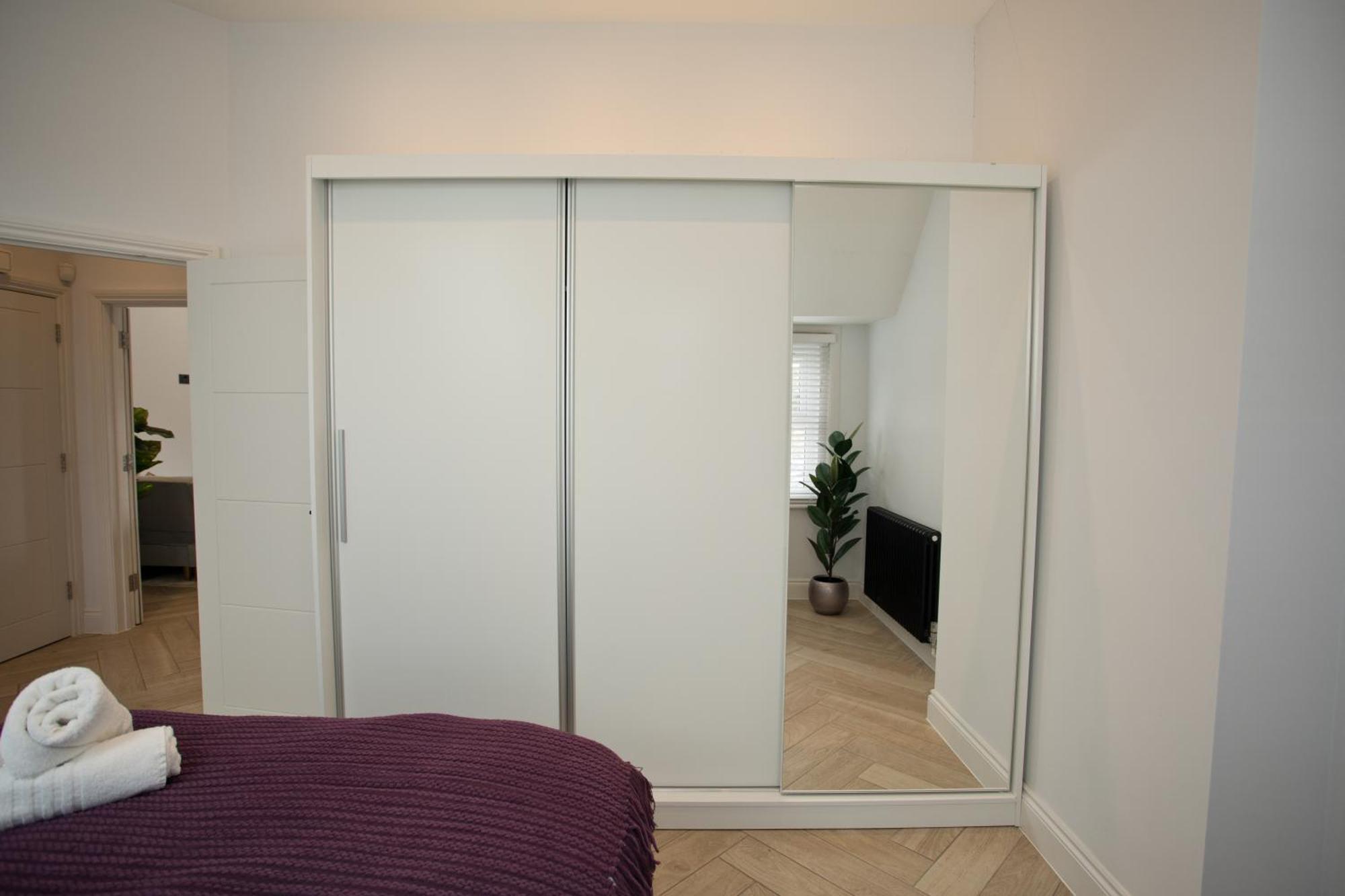 Ultra Stylish Apt Set In An Affluent Location Poole Luaran gambar