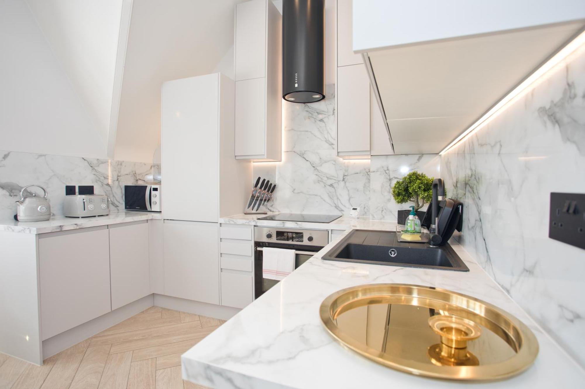 Ultra Stylish Apt Set In An Affluent Location Poole Luaran gambar