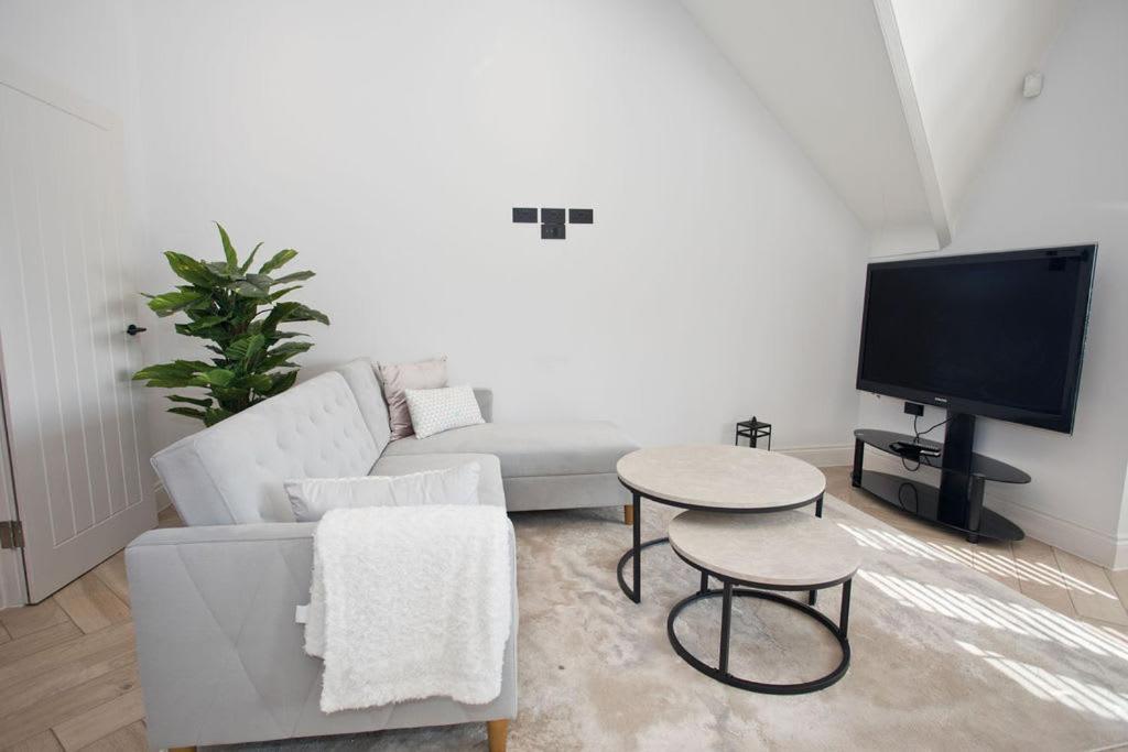 Ultra Stylish Apt Set In An Affluent Location Poole Luaran gambar