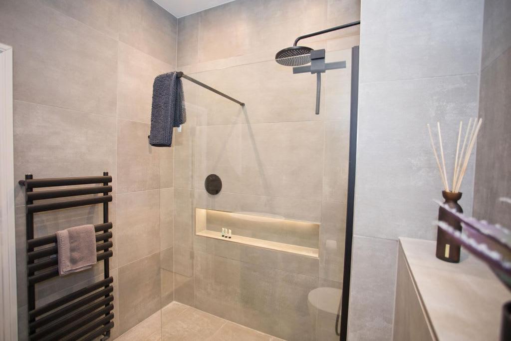 Ultra Stylish Apt Set In An Affluent Location Poole Luaran gambar